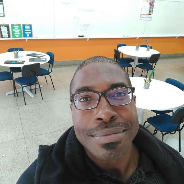 Brian na sala de aula